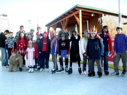 Unikátní kluziště s bruslařskou dráhou v Centrálním parku na Lochotíně.