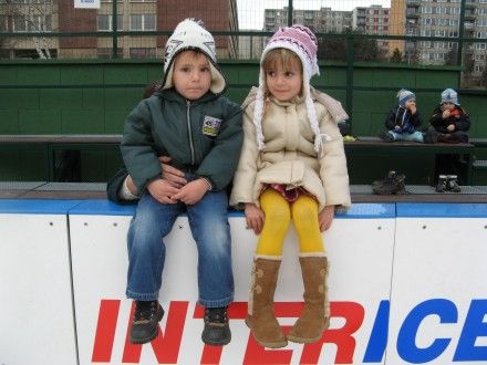 Unikátní kluziště s bruslařskou dráhou v Centrálním parku na Lochotíně.