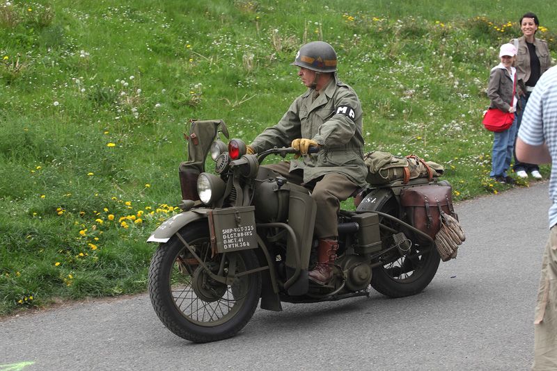 Historický kemp 16. obrněné divize U. S. Army, který vyrostl Ve Štruncových sadech, byl jednoznačně největší v historii České republiky, a to zejména díky množství vojenské techniky dovezené z celé Evropy. Připravily ho Klub vojenské historie 4th Armored Division U. S. Army a Klub 2. pěší divize Plzeň za účasti zahraničních militaristů ze sdružení 2nd Armored in Europe. Necelé dvě stovky vojáků v dobových uniformách přiblížily běžný vojenský život – uvidíte velitelství, nemocnici, dílny, telefonní ústřednu, kuchyni, jídelnu a také techniku jako tank M8 Greyhound, pancéřované vozidlo M3 Half Track a Jeepy.
Nedaleko vyrostl pod vedením Army Club The Czech Regiment kemp Kombinovaného oddílu, což byla skutečná československá vojenská jednotka, která přijela do Plzně 7. května 1945, s podtitulem Československé vojsko ze západu, pod velením U. S. Army v západních Čechách. Z dobové techniky se představily například britské bicykly, vojenské motocykly a nákladní auta či štábní limuzíny a dva obrněné transportéry. St