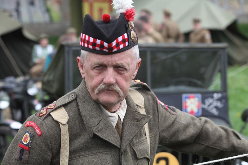 Historický kemp 16. obrněné divize U. S. Army, který vyrostl Ve Štruncových sadech, byl jednoznačně největší v historii České republiky, a to zejména díky množství vojenské techniky dovezené z celé Evropy. Připravily ho Klub vojenské historie 4th Armored Division U. S. Army a Klub 2. pěší divize Plzeň za účasti zahraničních militaristů ze sdružení 2nd Armored in Europe. Necelé dvě stovky vojáků v dobových uniformách přiblížily běžný vojenský život – uvidíte velitelství, nemocnici, dílny, telefonní ústřednu, kuchyni, jídelnu a také techniku jako tank M8 Greyhound, pancéřované vozidlo M3 Half Track a Jeepy.
Nedaleko vyrostl pod vedením Army Club The Czech Regiment kemp Kombinovaného oddílu, což byla skutečná československá vojenská jednotka, která přijela do Plzně 7. května 1945, s podtitulem Československé vojsko ze západu, pod velením U. S. Army v západních Čechách. Z dobové techniky se představily například britské bicykly, vojenské motocykly a nákladní auta či štábní limuzíny a dva obrněné transportéry. St