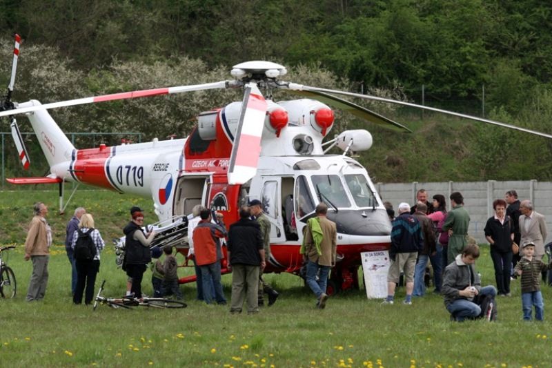 Lobezská střelnice byla v roce 2010 novým místem, kde se oslavy konaly. Po celý první květnový víkend tu byla k vidění dosud největší prezentace techniky, výzbroje a výstroje Armády ČR v Plzni. Představili se také vojáci a technika 2nd Stryker Cavalry z americké vojenské základny v německém Vilsecku. Návštěvníky čekaly například ukázky činnosti příslušníků vojenské policie, vojenských záchranných útvarů a ženistů. Armáda představila obrněný transportér PANDUR, Land Rover KAJMAN, radiolokátory ARTHUR a SURN-CZ, protiletadlové raketové systémy KUB, S 10 a RBS 70, lehký průzkumný a pozorovací systém LOS, mostní automobil AM-50 a terénní vozidla Tatra, Land Rover DEFENDER, UAZ, pyrotechnický robot.