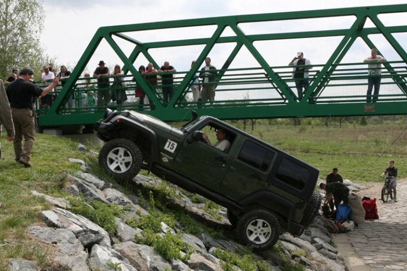 Lobezská střelnice byla v roce 2010 novým místem, kde se oslavy konaly. Po celý první květnový víkend tu byla k vidění dosud největší prezentace techniky, výzbroje a výstroje Armády ČR v Plzni. Představili se také vojáci a technika 2nd Stryker Cavalry z americké vojenské základny v německém Vilsecku. Návštěvníky čekaly například ukázky činnosti příslušníků vojenské policie, vojenských záchranných útvarů a ženistů. Armáda představila obrněný transportér PANDUR, Land Rover KAJMAN, radiolokátory ARTHUR a SURN-CZ, protiletadlové raketové systémy KUB, S 10 a RBS 70, lehký průzkumný a pozorovací systém LOS, mostní automobil AM-50 a terénní vozidla Tatra, Land Rover DEFENDER, UAZ, pyrotechnický robot.