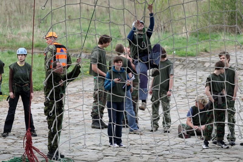 Studenti plzeňských škol se zapojili do druhého ročníku hry Osvoboď Plzeň. V prvním kole hry na týmy je čekal test znalostí, které se týkaly druhé světové války, osvobození Plzně a Slavností svobody. Dvanáct nejúspěšnějších družstev postoupilo do druhého kola.  Finálové boje se konaly 1. května 2010 v rámci programu Slavností svobody. Zvítězilo družstvo studentů nazvané Rangers, kterému se podařilo obhájit vítězství z předchozího ročníku. Vítězné družstvo čekal dvoudenní pobyt ve Vojenském výcvikovém prostoru Libavá, kde se na svoji misi v Afghánistánu připravoval 6. kontingent provinčního rekonstrukčního týmu Logar.