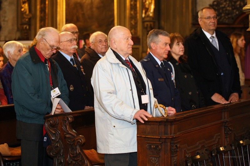 V poledne 6. května 2010 celebroval Mons. František Radovský, biskup plzeňský, slavnostní bohoslužbu v katedrále sv. Bartoloměje. Homilii (= výklad a rozbor biblického textu čteného při mši) v angličtině přednesl páter Miroslav Verčičák.