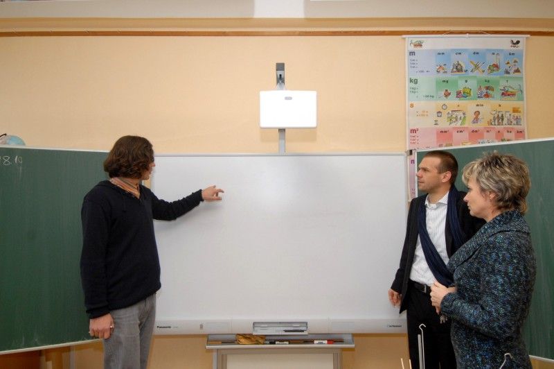 V době svého vzniku v roce 1972 byla 28. základní škola na Doubravce největší institucí svého druhu v kraji. Dnes do ní chodí 370 žáků a ve městě patří k těm menším. Členové místního školního parlamentu měli ve čtvrtek 22. listopadu 2012 unikátní příležitost zúčastnit se diskuze s primátorem Martinem Baxou a na cokoliv se ho zeptat.