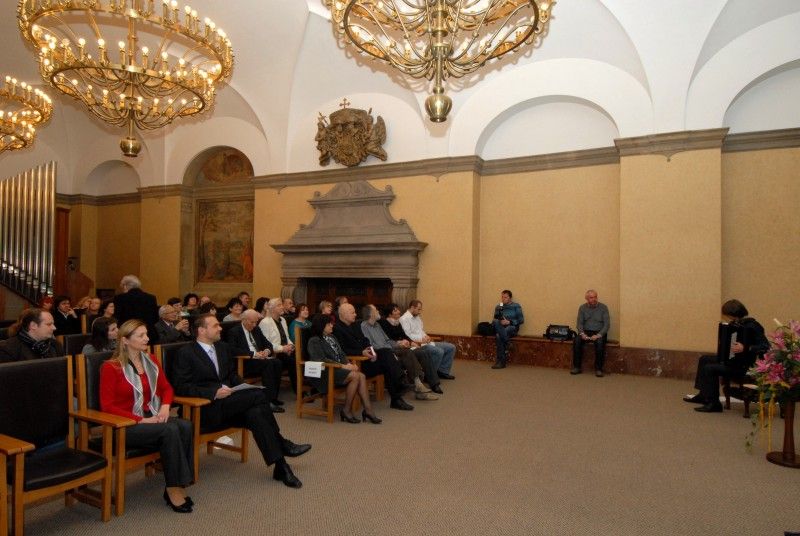 Držiteli Ceny Bohumila Polana za rok 2011 se stali (23.11.2012) Jaroslava Eichackerová-Málková za básnickou sbírku Stopy v povětří a Karel Trinkewitz za prózu Jak jsem potkal básníky. Porota v čele s Jiřím Staňkem udělila rovněž dvě čestná uznání, a to básnické sbírce O čem jde řeč autora Romana Kníže a próze s názvem V srpnové žízni od Jana Sojky.