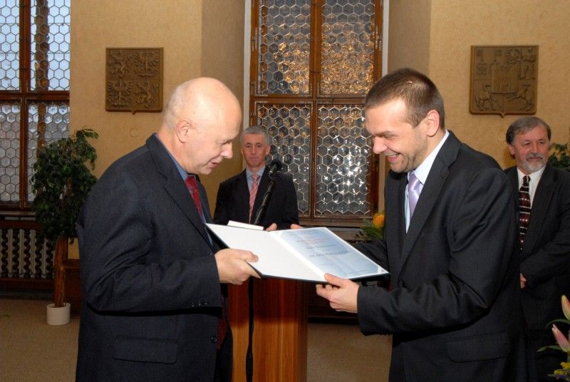 Držiteli Ceny Bohumila Polana za rok 2011 se stali (23.11.2012) Jaroslava Eichackerová-Málková za básnickou sbírku Stopy v povětří a Karel Trinkewitz za prózu Jak jsem potkal básníky. Porota v čele s Jiřím Staňkem udělila rovněž dvě čestná uznání, a to básnické sbírce O čem jde řeč autora Romana Kníže a próze s názvem V srpnové žízni od Jana Sojky.