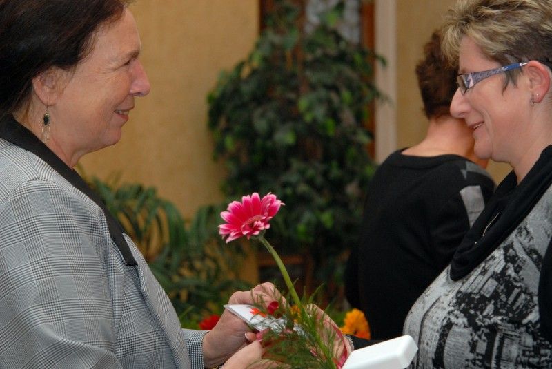 Celkem 50 zlatých medailí za čtyřicet odběrů a 66 stříbrných za dvacet odběrů převzali ve středu 28. 11. 2012 odpoledne z rukou primátora Martina Baxy a radního Jiřího Kuthana dárci krve. Program slavnostní ceremoniálu, který se uskutečnil v obřadní síni plzeňské radnice, zpříjemnili hudebním vystoupením žáci Základní umělecké školy v ulici Terezie Brzkové.