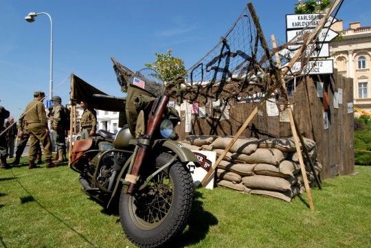 Dobová ukázka kontrolního bodu americké armády s předvedením vybavení, výstroje a výzbroje / 508. výsadkový pluk 82. výsadkové divize.