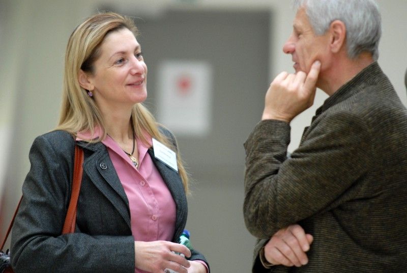 V dopoledním bloku (4.12.2012) na téma Kreativní průmysly a situace v České republice vystoupil ředitel sekce fondů Evropské unie, výzkumu a vývoje Ministerstva průmyslu a obchodu Petr Očko, Radek Špicar, viceprezident Svazu průmyslu a dopravy České republiky nebo ředitel pro vnější vztahy Škoda Auto Michal Kadera. Odpolední blok patřil praktickým příkladům s příspěvky Stanislava Hosnedla, profesora Fakulty strojní ZČU, Heleny Koenigsmarkové, ředitelky Uměleckoprůmyslového musea v Praze a Terezy Czesany Dvořákové, ředitelky neaudiovizuálních sbírek Národního filmového archívu.