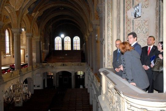 Slavnosti svobody 2011 - Velvyslanec Norman Eisen si prohlédl obě plzeňské synagogy