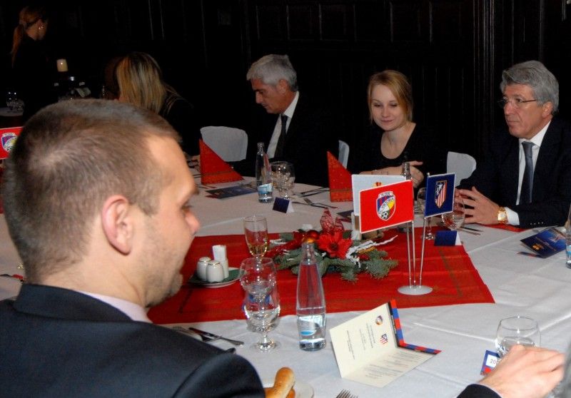 Setkání u slavnostního oběda se uskutečnilo v den (6.12.2012) zápasu obou klubů v základní skupině Evropské ligy.