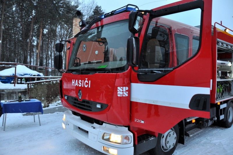 Nové zásahové vozy dostali dobrovolní hasiči z Bílé Hory a Doubravky