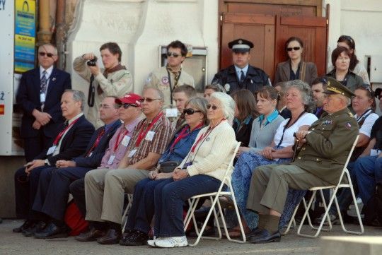 Stěžejní vzpomínková akce Slavností svobody u památníku Díky, Ameriko! se konala v přítomnosti několika stovek Plzeňanů a všech válečných veteránů, kteří do Plzně přijeli.