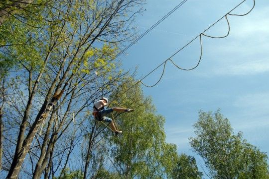 Historické tábory za obchodním centrem Plaza nabízí návštěvníkům nejen vybavení a vojenskou techniku, ale ukazují také, jaký byl běžný život v táboře americké armády, Československé obrněné brigády a německého wehrmachtu.