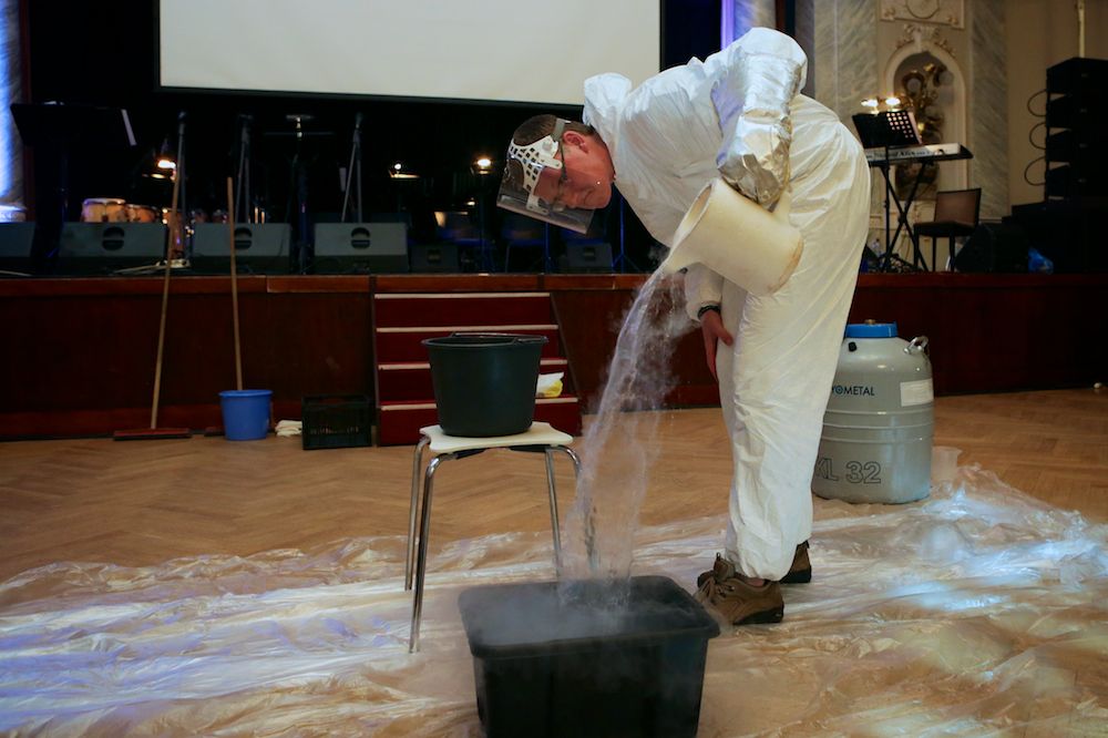 Ohlédnutí za 9. reprezentačním plesem města Plzně. Tématem bylo umění a technologie, tedy historie a technické dědictví města spojené s kulturou. (foto: R. Muchka, 25.1.2013)
