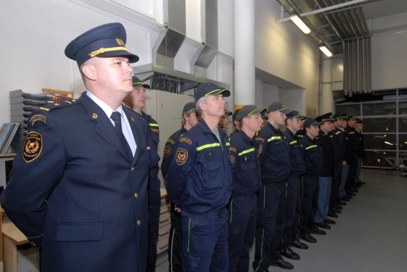 Techniku v hodnotě necelých tří milionů korun získali v uplynulém roce od města plzeňští profesionální hasiči. Nově jim tak budou sloužit dva velitelské vozy na podvozku Škoda Yeti, dva dopravní automobily na podvozku VW Transporter, tři lodní motory pro čluny na stanicích Košutka, Střed a Slovany a dvě kalová čerpadla. Vybavení bylo zástupcům Hasičské záchranné služby Plzeňského kraje (HZS PKK) oficiálně předáno ve čtvrtek (31.1.2013) odpoledne na stanici Košutka za přítomnosti primátora Martina Baxy a radního pro oblast bezpečnosti Roberta Houdka.