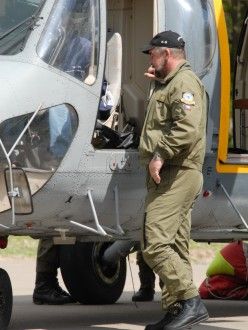 Posádka vrtulníku Sokol W-3A v čele s pilotem Žákem předvedla záchrannou akci osoby z výškové budovy, navíc s prvky vyšší pilotáže (akrobacie)