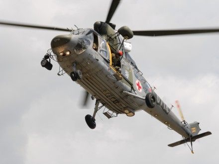 Posádka vrtulníku Sokol W-3A v čele s pilotem Žákem předvedla záchrannou akci osoby z výškové budovy, navíc s prvky vyšší pilotáže (akrobacie)