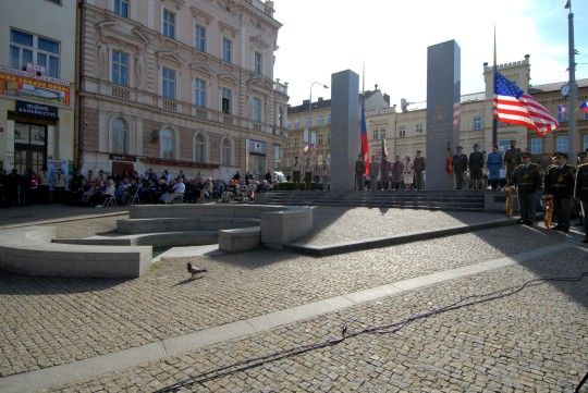 Čtyři dny žila Plzeň „Slavnostmi svobody“, kterými si připomíná osvobození americkou armádou v květnu 1945. Město bylo plné vojenské techniky, hudby a návštěvníků.