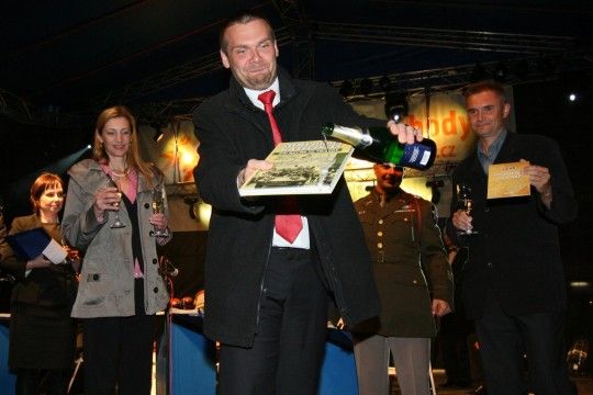 Čtyři dny žila Plzeň „Slavnostmi svobody“, kterými si připomíná osvobození americkou armádou v květnu 1945. Město bylo plné vojenské techniky, hudby a návštěvníků.