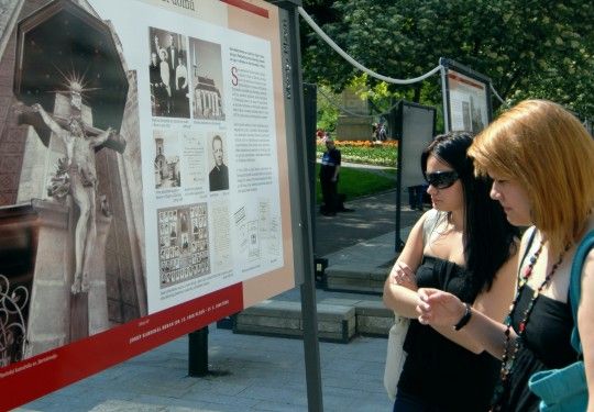 Primátor Baxa a náměstkyně Herinková se sešli s Mons. Dominikem Dukou. Poté zahájili výstavu o životě a době kardinála Berana „Milovat dobro a odporovat zlu“ ve Smetanových sadech.