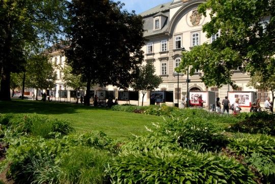 Primátor Baxa a náměstkyně Herinková se sešli s Mons. Dominikem Dukou. Poté zahájili výstavu o životě a době kardinála Berana „Milovat dobro a odporovat zlu“ ve Smetanových sadech.