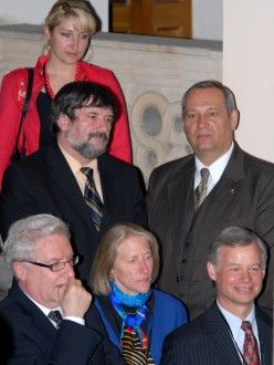 Pietní akt u pamětních desek na schodišti plzeňské radnice