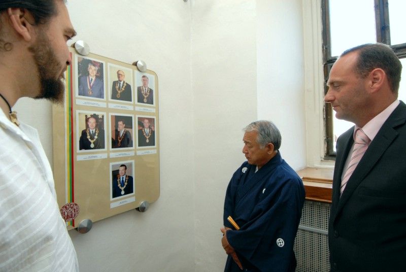 Mistr japonských bojových umění navštívil plzeňskou radnici