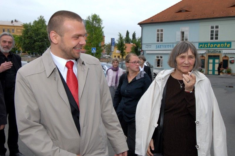 Dana Němcová se setkala s primátorem města Plzně Martinem Baxou při slavnostním obědě