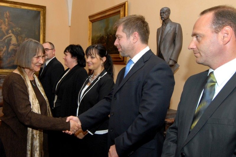 Cenu 1. června převzala na slavnostním zasedání Zastupitelstva města Plzně v obřadní síni plzeňské radnice Dana Němcová.

Po převzetí ceny, jejíž součástí je kromě pamětního listu také symbol Dne prvního zvonění z dílny uměleckého kováře Bohuslava Ježdíka a originál uměleckého díla nazvaného Meditace od českého kreslíře a grafika Jiřího Kornatovského, poděkovala Dana Němcová především mladým lidem, kteří ji na cenu navrhli. Ocenila, že si všímají takových hodnot, které ona v životě vyznávala. „Vrcholem důstojnosti je svoboda a život v pravdě a o to musíme usilovat všichni, i sami za sebe,“ řekla Dana Němcová.

Primátor Martin Baxa ve svém slavnostním projevu mj. uvedl: „Spisovatel Orwell byl skutečně vizionář, ukázalo se i u nás, že režim, který byl tak podobný Orwellově představě a jevil se jako neotřesitelný a věčný, se nakonec rozpadl v prach. Život jej zdolal.

Vážená paní Němcová, myslím si, že jste jednou z těch, kteří tu naději v sobě neustále nesou a jsou chvíle, kdy Vás potřebujeme slyšet i dne