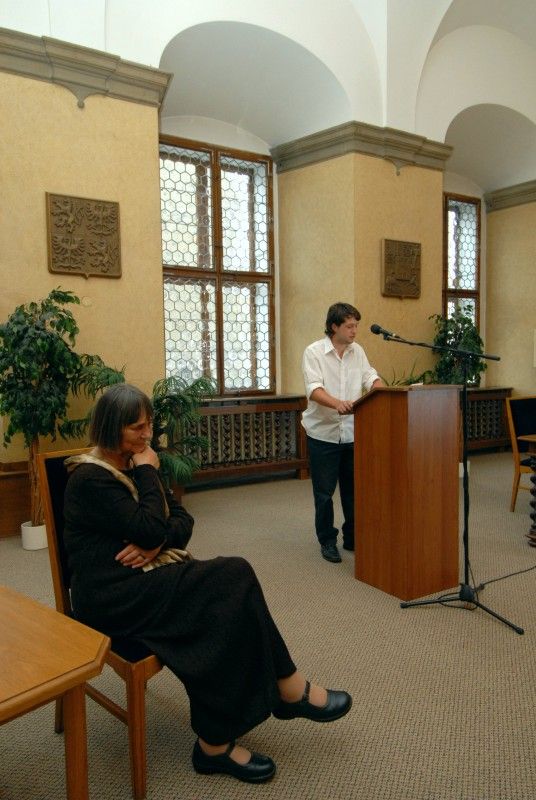 Cenu 1. června převzala na slavnostním zasedání Zastupitelstva města Plzně v obřadní síni plzeňské radnice Dana Němcová.

Po převzetí ceny, jejíž součástí je kromě pamětního listu také symbol Dne prvního zvonění z dílny uměleckého kováře Bohuslava Ježdíka a originál uměleckého díla nazvaného Meditace od českého kreslíře a grafika Jiřího Kornatovského, poděkovala Dana Němcová především mladým lidem, kteří ji na cenu navrhli. Ocenila, že si všímají takových hodnot, které ona v životě vyznávala. „Vrcholem důstojnosti je svoboda a život v pravdě a o to musíme usilovat všichni, i sami za sebe,“ řekla Dana Němcová.

Primátor Martin Baxa ve svém slavnostním projevu mj. uvedl: „Spisovatel Orwell byl skutečně vizionář, ukázalo se i u nás, že režim, který byl tak podobný Orwellově představě a jevil se jako neotřesitelný a věčný, se nakonec rozpadl v prach. Život jej zdolal.

Vážená paní Němcová, myslím si, že jste jednou z těch, kteří tu naději v sobě neustále nesou a jsou chvíle, kdy Vás potřebujeme slyšet i dne