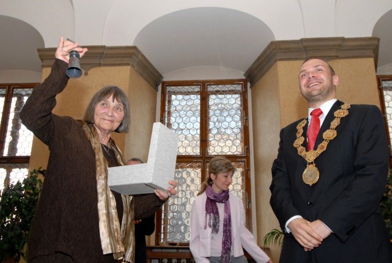 Dana Němcová převzala Cenu 1. června - pokračování