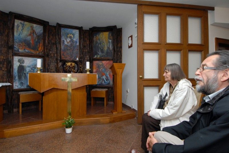 Meditační zahrada - Životní dílo politického vězně 50. let Luboše Hrušky. Za dobu 40 let vznikl ojedinělý areál se stovkami vzácných jehličnanů a s monumentální Křížovou cestou akademického sochaře R. Podrázského. Součástí zahrady kaple sv. M. Kolbeho.