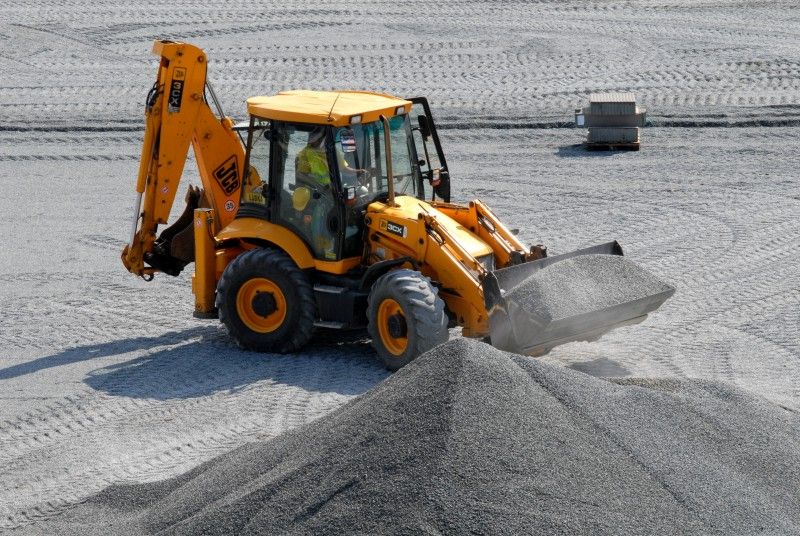 Pokračující práce při rekonstrukci fotbalového stadionu ve Štruncových sadech

Hrací plocha doznává posledních úprav před pokládáním vyhřívacího systému. Zdárně pokračují i zemní práce pro výstavbu tribun.