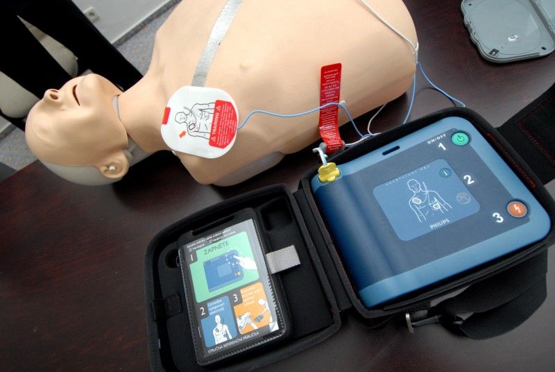 Plzeňští strážníci mají k dispozici tři defibrilátory