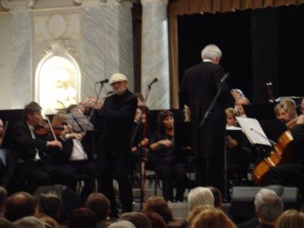 Opona se zvedá - Plzeňská filharmonie a Jiří Stivín