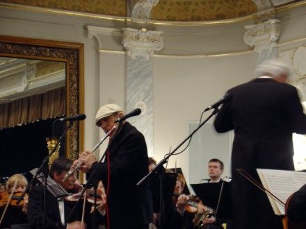 Opona se zvedá - Plzeňská filharmonie a Jiří Stivín