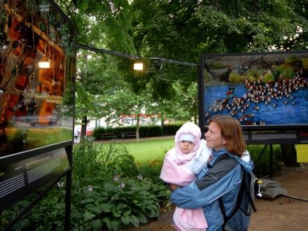 Vernisáže výstavy se mimo jiné zúčastnil i primátor města Plzně Rödl a kurátorka výstavy paní Menzelová-Kelymanová s manželem. Výstava probíhá v Šafaříkových a Křižíkových sadech v Plzni do 7.10.2007.