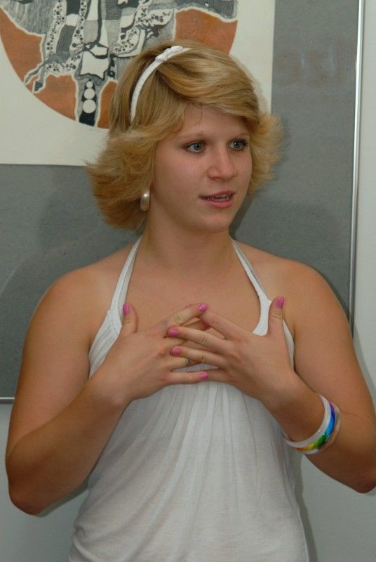 Velvyslankyni OSN pro mládež Monique Coleman dnes (22.6.2011) hostila Plzeň, konkrétně obecně prospěšná společnost Plzeň 2015 a Koordinační centrum česko-německých výměn mládeže Tandem. Dopoledne se ambasadorka sešla se studenty Masarykova gymnázia k debatě o problémech dnešní mládeže. „Setkání bylo, myslím, oboustranně inspirující,“ uvedla Monique Coleman po setkání. V odpoledních hodinách ji čekalo jednání se zástupci organizací pracujících s mládeží v centru Tandem.

V loňském roce (2010) byla Monique Coleman jmenována OSN reprezentantkou pro Mezinárodní rok mládeže. Smyslem jejího celosvětového turné je spolupráce s místními vládními agenturami a institucemi OSN, které pracují s mládeží. Cílem je nabídnout jim inspiraci a prostředky k vypořádání se s řadou pro ně specifických problémů.