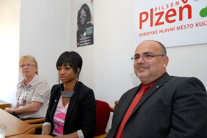 Velvyslankyně OSN Monique Coleman při celosvětovém turné zavítala i do Plzně