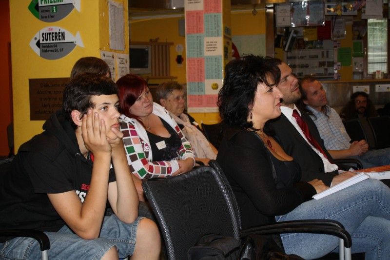 Plzeňské Salesiánské středisko mládeže včera (23.6.2011) poděkovalo dobrovolníkům, kteří se podílejí celý rok na jeho činnosti. Za město Plzeň se děkovného setkání zúčastnil primátor Martin Baxa a vedoucí odboru sociálních služeb magistrátu Alena Hynková.

Salesiánské středisko mládeže má svoji činnost rozdělenu do několika programů sociálních služeb, jako je například Klub Vzducholoď, který usiluje o sociální začlenění a pozitivní změnu v životním způsobu mládeže, která se ocitla v nepříznivé sociální situaci, nebo Centrum pomoci dětem, mládeži a rodině Střecha poskytující komplexní psychologickou, sociální a duchovní pomoc rodinám ohroženým sociálně nežádoucími jevy.