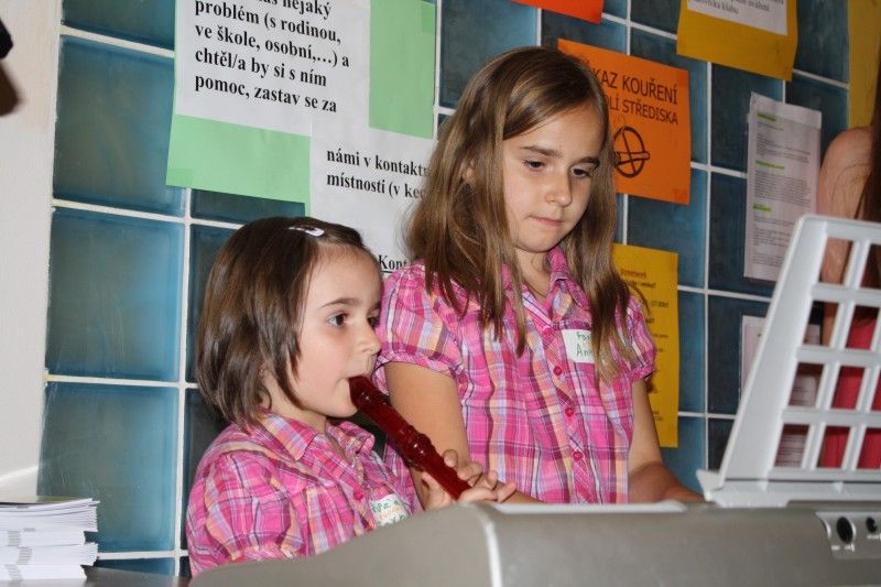 Plzeňské Salesiánské středisko mládeže včera (23.6.2011) poděkovalo dobrovolníkům, kteří se podílejí celý rok na jeho činnosti. Za město Plzeň se děkovného setkání zúčastnil primátor Martin Baxa a vedoucí odboru sociálních služeb magistrátu Alena Hynková.

Salesiánské středisko mládeže má svoji činnost rozdělenu do několika programů sociálních služeb, jako je například Klub Vzducholoď, který usiluje o sociální začlenění a pozitivní změnu v životním způsobu mládeže, která se ocitla v nepříznivé sociální situaci, nebo Centrum pomoci dětem, mládeži a rodině Střecha poskytující komplexní psychologickou, sociální a duchovní pomoc rodinám ohroženým sociálně nežádoucími jevy.