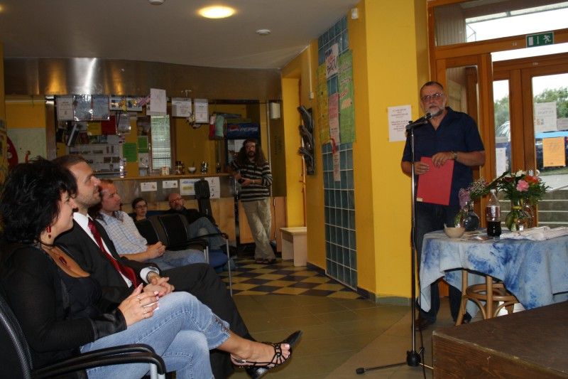 Plzeňské Salesiánské středisko mládeže včera (23.6.2011) poděkovalo dobrovolníkům, kteří se podílejí celý rok na jeho činnosti. Za město Plzeň se děkovného setkání zúčastnil primátor Martin Baxa a vedoucí odboru sociálních služeb magistrátu Alena Hynková.

Salesiánské středisko mládeže má svoji činnost rozdělenu do několika programů sociálních služeb, jako je například Klub Vzducholoď, který usiluje o sociální začlenění a pozitivní změnu v životním způsobu mládeže, která se ocitla v nepříznivé sociální situaci, nebo Centrum pomoci dětem, mládeži a rodině Střecha poskytující komplexní psychologickou, sociální a duchovní pomoc rodinám ohroženým sociálně nežádoucími jevy.