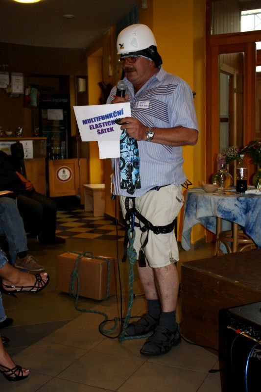 Plzeňské Salesiánské středisko mládeže včera (23.6.2011) poděkovalo dobrovolníkům, kteří se podílejí celý rok na jeho činnosti. Za město Plzeň se děkovného setkání zúčastnil primátor Martin Baxa a vedoucí odboru sociálních služeb magistrátu Alena Hynková.

Salesiánské středisko mládeže má svoji činnost rozdělenu do několika programů sociálních služeb, jako je například Klub Vzducholoď, který usiluje o sociální začlenění a pozitivní změnu v životním způsobu mládeže, která se ocitla v nepříznivé sociální situaci, nebo Centrum pomoci dětem, mládeži a rodině Střecha poskytující komplexní psychologickou, sociální a duchovní pomoc rodinám ohroženým sociálně nežádoucími jevy.