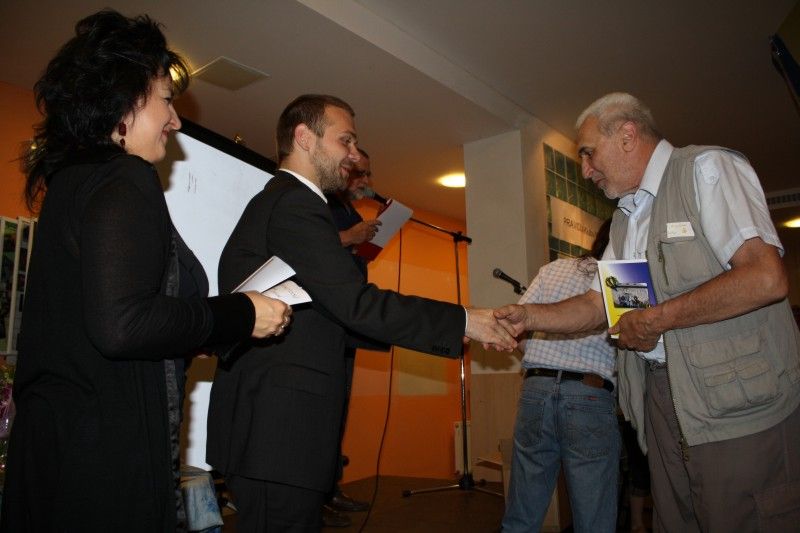 Plzeňské Salesiánské středisko mládeže včera (23.6.2011) poděkovalo dobrovolníkům, kteří se podílejí celý rok na jeho činnosti. Za město Plzeň se děkovného setkání zúčastnil primátor Martin Baxa a vedoucí odboru sociálních služeb magistrátu Alena Hynková.

Salesiánské středisko mládeže má svoji činnost rozdělenu do několika programů sociálních služeb, jako je například Klub Vzducholoď, který usiluje o sociální začlenění a pozitivní změnu v životním způsobu mládeže, která se ocitla v nepříznivé sociální situaci, nebo Centrum pomoci dětem, mládeži a rodině Střecha poskytující komplexní psychologickou, sociální a duchovní pomoc rodinám ohroženým sociálně nežádoucími jevy.