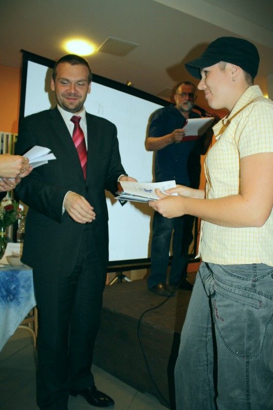 Plzeňské Salesiánské středisko mládeže včera (23.6.2011) poděkovalo dobrovolníkům, kteří se podílejí celý rok na jeho činnosti. Za město Plzeň se děkovného setkání zúčastnil primátor Martin Baxa a vedoucí odboru sociálních služeb magistrátu Alena Hynková.

Salesiánské středisko mládeže má svoji činnost rozdělenu do několika programů sociálních služeb, jako je například Klub Vzducholoď, který usiluje o sociální začlenění a pozitivní změnu v životním způsobu mládeže, která se ocitla v nepříznivé sociální situaci, nebo Centrum pomoci dětem, mládeži a rodině Střecha poskytující komplexní psychologickou, sociální a duchovní pomoc rodinám ohroženým sociálně nežádoucími jevy.