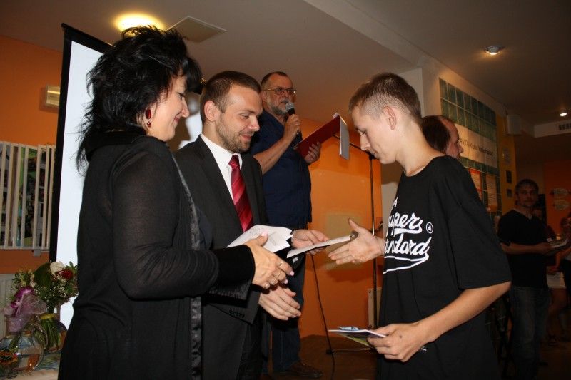 Plzeňské Salesiánské středisko mládeže včera (23.6.2011) poděkovalo dobrovolníkům, kteří se podílejí celý rok na jeho činnosti. Za město Plzeň se děkovného setkání zúčastnil primátor Martin Baxa a vedoucí odboru sociálních služeb magistrátu Alena Hynková.

Salesiánské středisko mládeže má svoji činnost rozdělenu do několika programů sociálních služeb, jako je například Klub Vzducholoď, který usiluje o sociální začlenění a pozitivní změnu v životním způsobu mládeže, která se ocitla v nepříznivé sociální situaci, nebo Centrum pomoci dětem, mládeži a rodině Střecha poskytující komplexní psychologickou, sociální a duchovní pomoc rodinám ohroženým sociálně nežádoucími jevy.