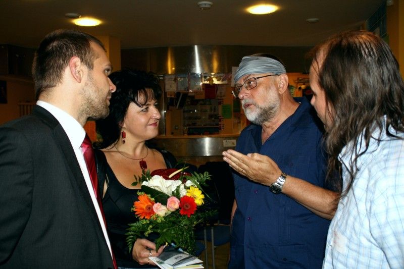 Plzeňské Salesiánské středisko mládeže včera (23.6.2011) poděkovalo dobrovolníkům, kteří se podílejí celý rok na jeho činnosti. Za město Plzeň se děkovného setkání zúčastnil primátor Martin Baxa a vedoucí odboru sociálních služeb magistrátu Alena Hynková.

Salesiánské středisko mládeže má svoji činnost rozdělenu do několika programů sociálních služeb, jako je například Klub Vzducholoď, který usiluje o sociální začlenění a pozitivní změnu v životním způsobu mládeže, která se ocitla v nepříznivé sociální situaci, nebo Centrum pomoci dětem, mládeži a rodině Střecha poskytující komplexní psychologickou, sociální a duchovní pomoc rodinám ohroženým sociálně nežádoucími jevy.