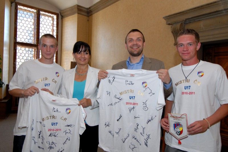 Fotbalová sedmnáctka na radnici